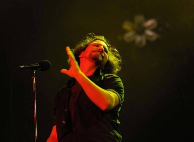 LIDER-Eddie-Vedder-Plata-Telam_CLAIMA20111113_0174_19jpg_687648400.jpg