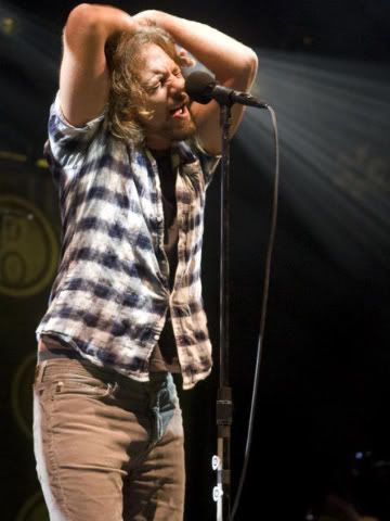 pearl-jam-at-the-scottrade-center-5-4-10476682187.jpg