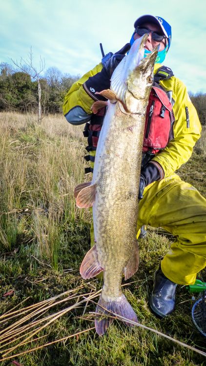 28lb%20Pike%20from%20the%20kayak-1030818_zpsabzwbzck.jpg